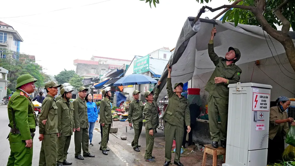 Hà Nội đồng loạt ra quân lập lại trật tự vỉa hè, lòng đường