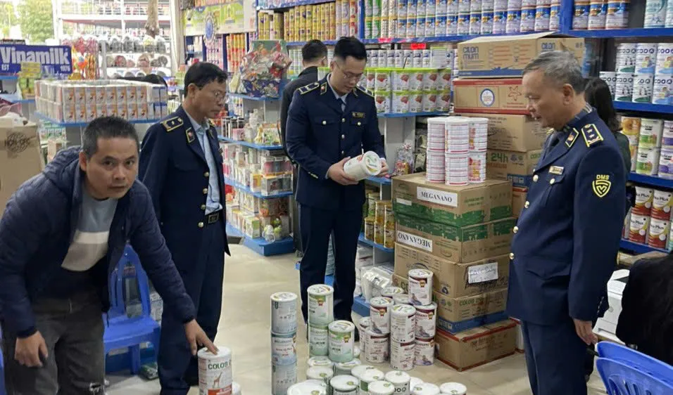 Thêm 5 loại sữa nghi nhiễm độc tố cereulide phải thu hồi
