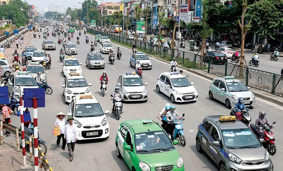 Đến năm 2030, 100% taxi tại Hà Nội sử dụng năng lượng xanh