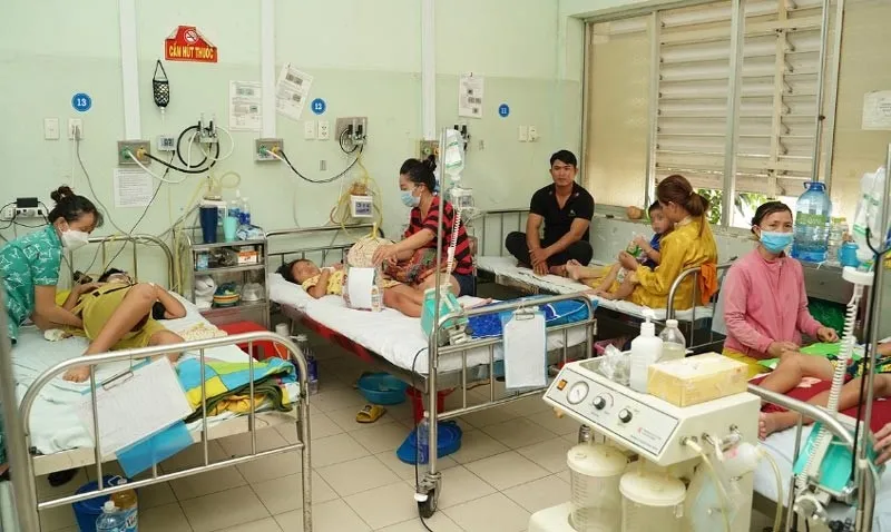 Cảnh báo nguy cơ dịch chồng dịch ở phía Nam, đã có 12 ca tử vong 