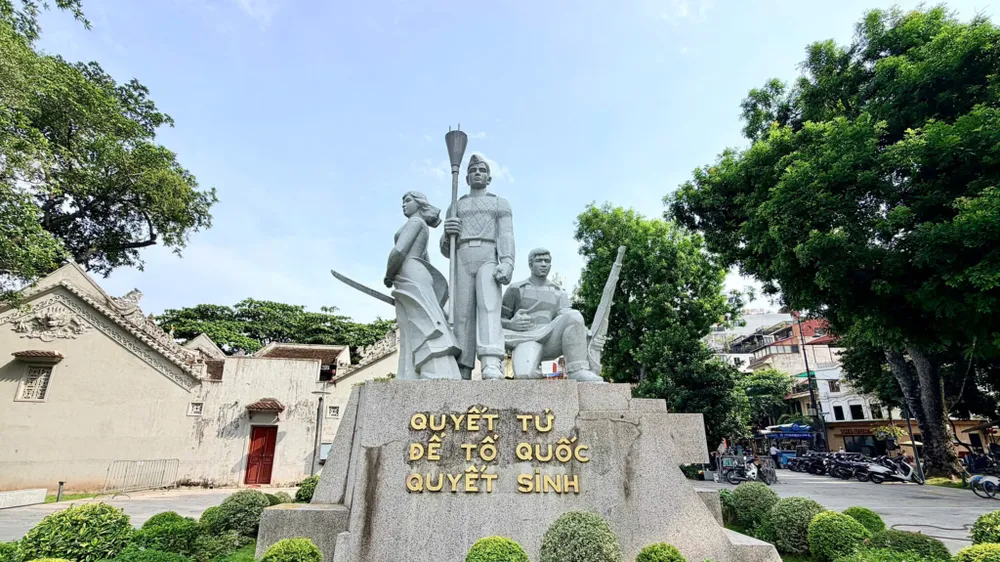 Sẽ di chuyển tượng đài “Quyết tử để Tổ quốc quyết sinh” khỏi khu vực hồ Hoàn Kiếm