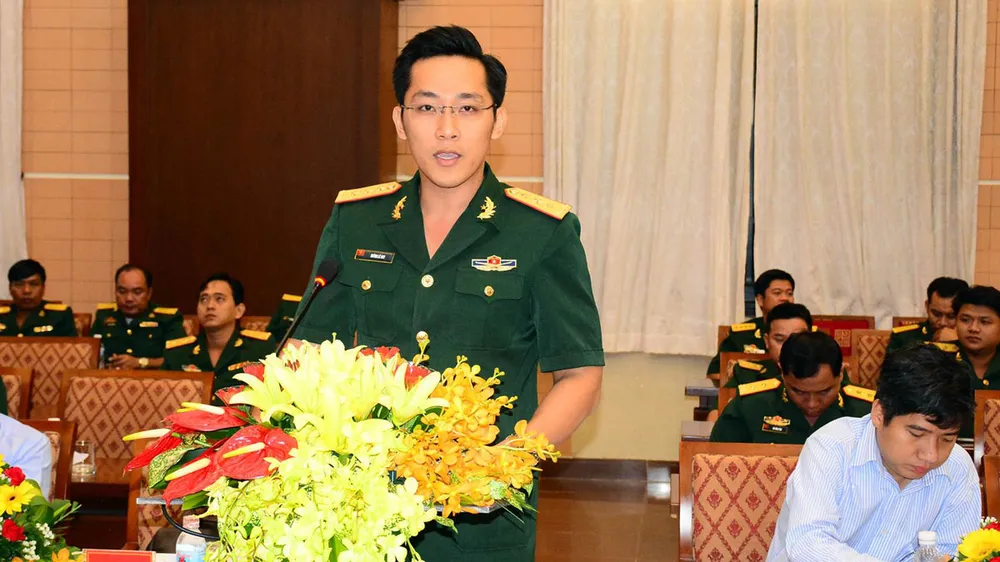 Dạ hội thanh niên "Chung dòng Mê Kông - Nghĩa tình sâu nặng" là hoạt động giao lưu thường niên giữa sĩ quan, chiến sĩ trẻ Bộ Tư lệnh TPHCM (Quân khu 7) và Quân đội Hoàng gia Campuchia 