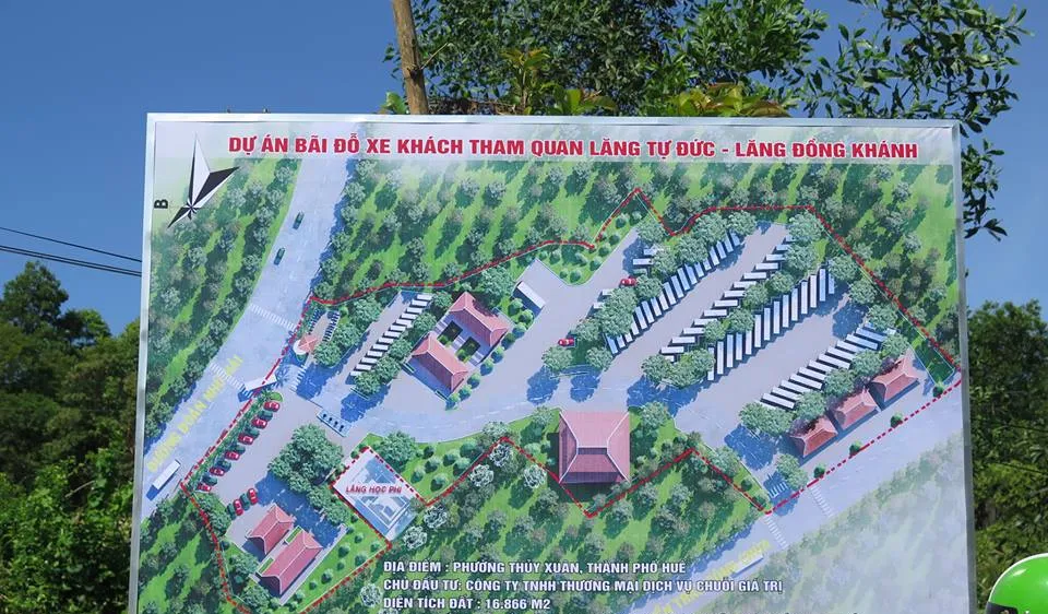 Huyệt mộ bà Tài nhân Cửu giai họ Lê Thị thụy Thục Thuận hiện vẫn đang nằm trong khuôn viên triển khai dự án Bãi đỗ xe tham quan Lăng Tự Đức - Lăng Đồng Khánh.