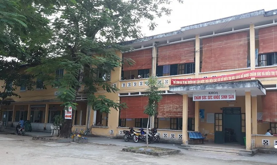 Bé sơ sinh đang được chăm sóc tại Trung tâm Y tế TP Huế