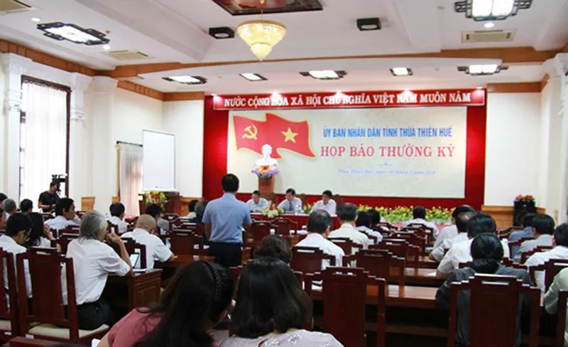 Điều tra tài xế điều khiến xe tải dọa tông nhà báo tác nghiệp 