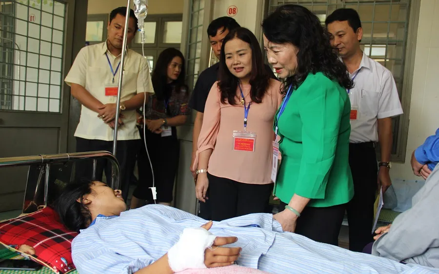 Thứ trưởng Nguyễn Thị Nghĩa đã đến Trung tâm Y tế huyện Đakrông để thăm hỏi, động viên thí sinh Hồ Thị Hà