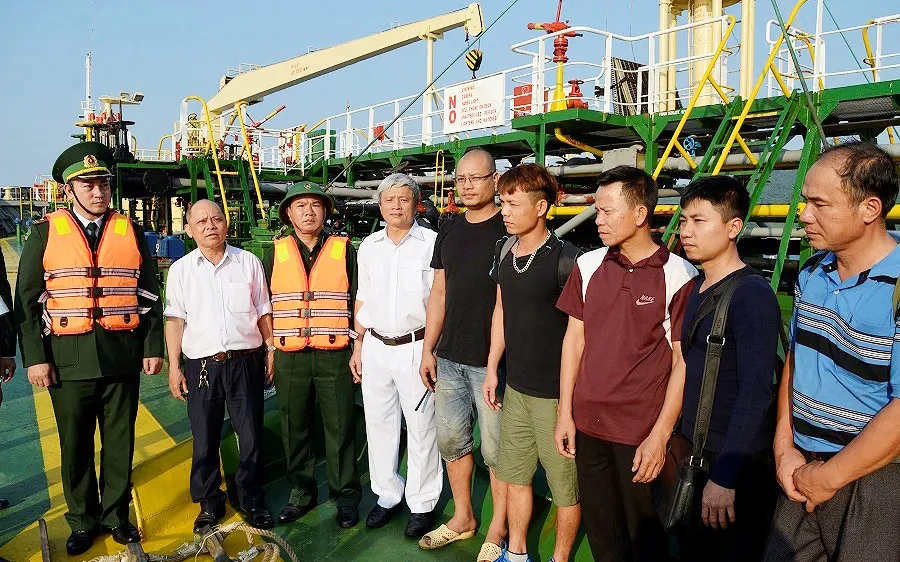 Cứu sống 9 thuyền viên bị chìm tàu giữa biển