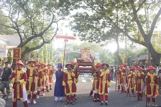 Thiêng liêng Lễ tế tổ bách nghệ bên dòng Hương