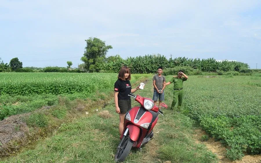 Bắt đôi nam nữ đang bị truy nã dùng mã tấu chống trả công an