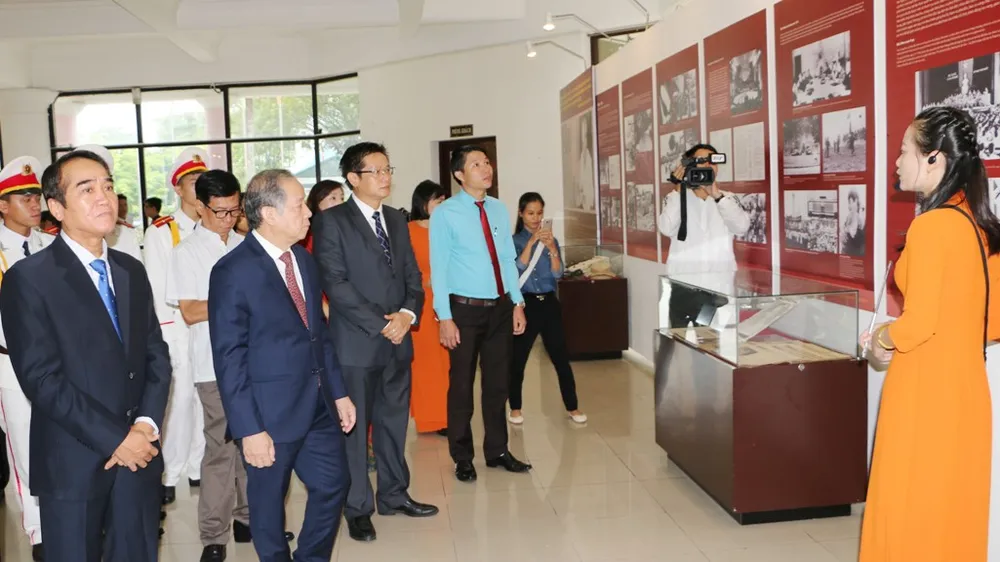 Hơn 300 tư liệu, hiện vật được giới thiệu tại triển lãm