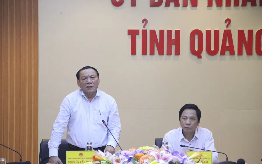 Nguyễn Văn Hùng, Bí thư Tỉnh ủy Quảng Trị phát biểu chỉ đạo tại họp báo cáo tình hình triển khai, thực hiên công tác phòng chống dịch Covid -19 trên địa bàn Quảng Trị vào sáng 10-3 