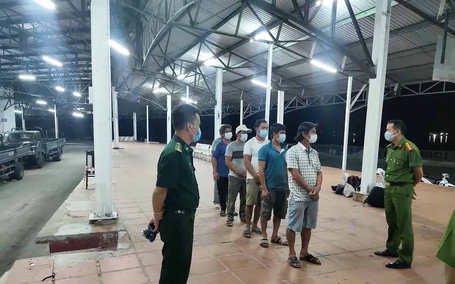 6 đối tượng đi bộ ven biển từ Đà Nẵng ra Lăng Cô để trốn cách ly Covid-19 ​