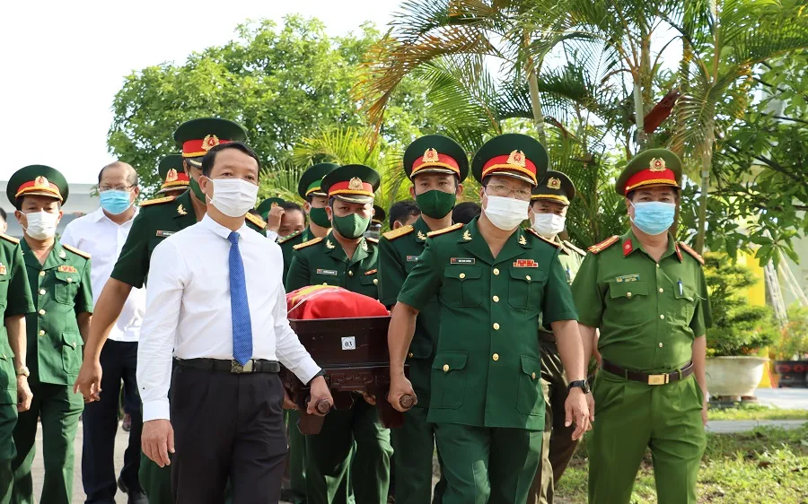  Lễ tiễn đưa và an táng 14 liệt sĩ tại Nghĩa trang Liệt sĩ TP Huế ​