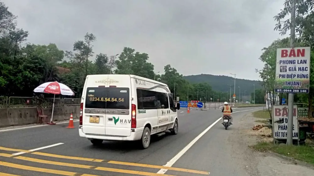 Phương tiện lưu thông trên QL1A hướng Nam- Bắc đi đèo nhưng vẫn phải nộp phí hầm đường bộ Phước Tượng ​
