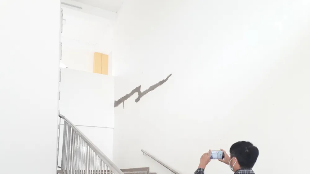 Các vết nứt tại Trường mầm non Hương Sơ giai đoạn 1 đang được xử lý tạm thời ​