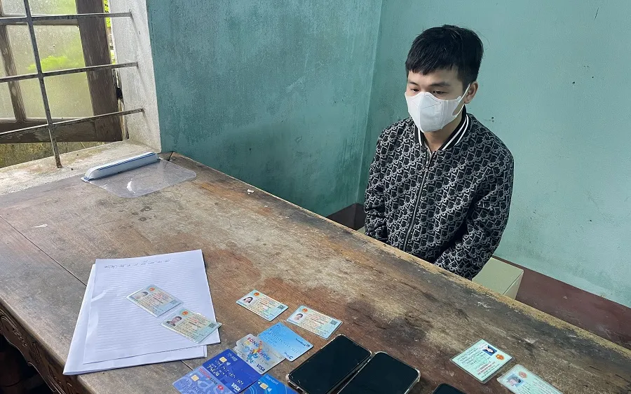 Đối tượng Quý cùng tang vật ​