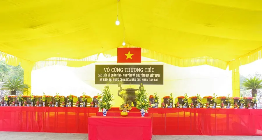 Lễ truy điệu và an táng 16 hài cốt liệt sĩ hy sinh tại Lào