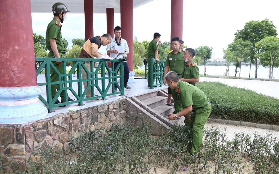 Công an thu thập chứng cứ điều tra vụ án