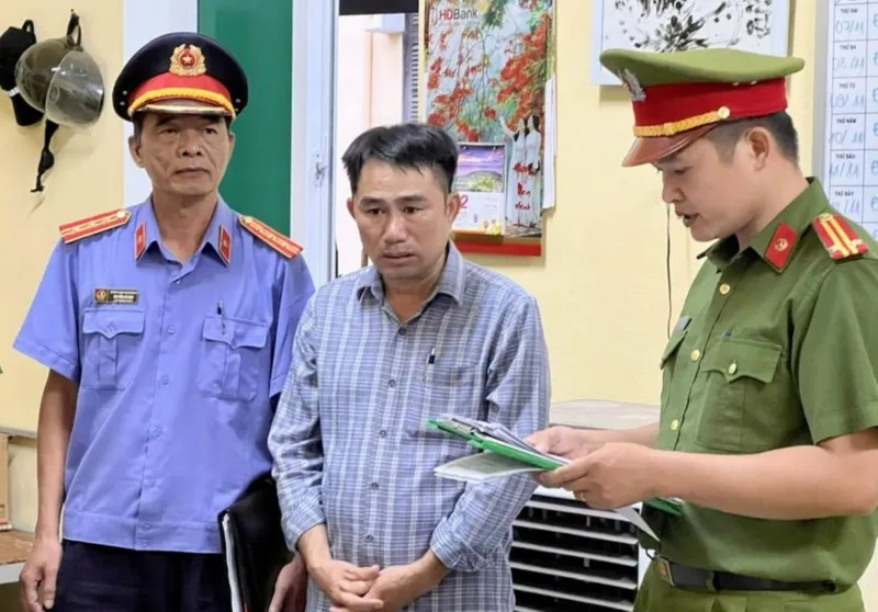 Đọc lệnh khởi tố và bắt tạm giam Võ Hữu Sỹ ​