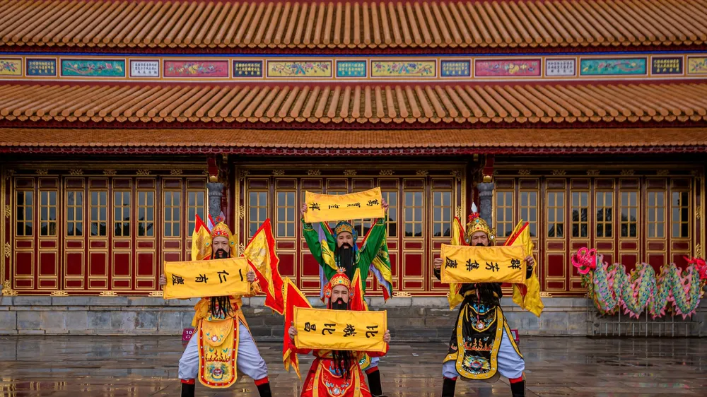 Tái hiện nghi thức đón Xuân dưới triều Nguyễn trước điện Thái Hòa - Đại nội Huế phục vụ người dân và du khách tham quan, trải nghiệm