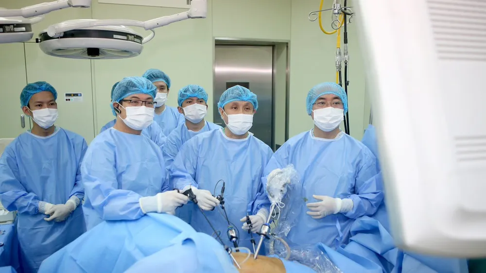 Phẫu thuật nội soi cắt đại trực tràng tại Bệnh viện Trung ương Huế