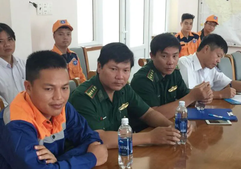 Nạn nhân ngồi ngoài cùng bên trái