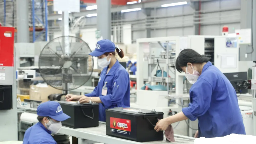 Kiểm tra sản phẩm trước khi xuất xưởng ở KCN Becamex - Bình Phước