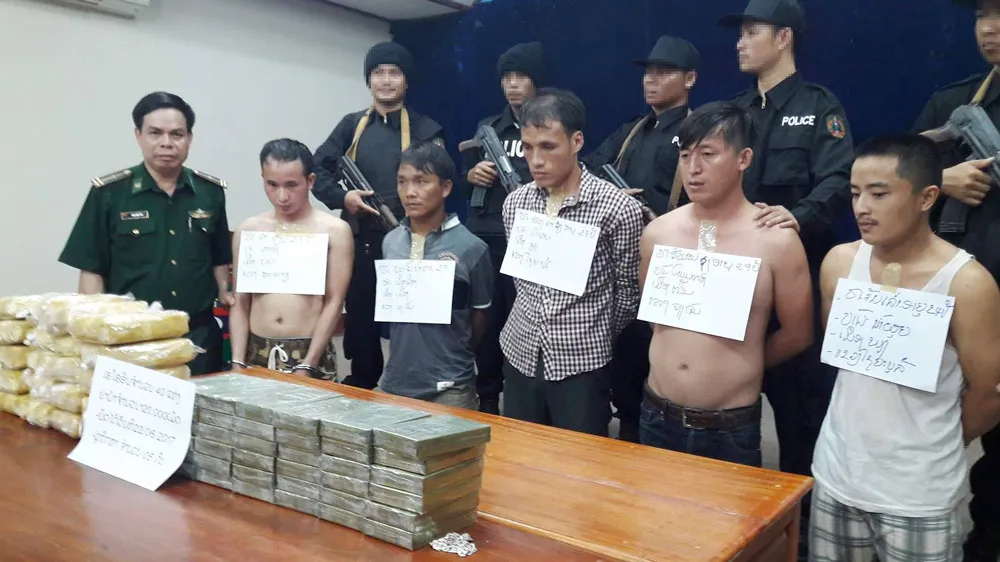 Thưởng Ban chuyên án bắt 40 bánh heroin, 120.000 viên ma túy tổng hợp