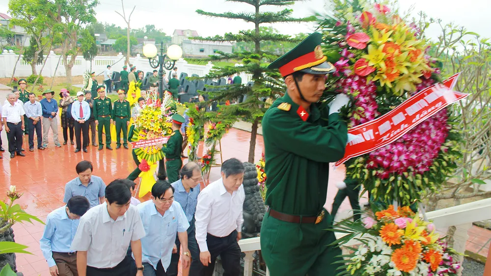 Kỷ niệm 50 năm ngày hy sinh 53 liệt sĩ tại cầu Nhe, tỉnh Hà Tĩnh 