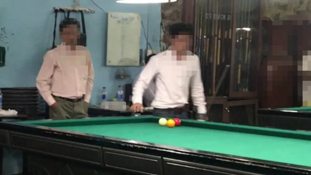 Đánh bi da trong giờ hành chính, 2 cán bộ bị kỷ luật (Ảnh minh họa)
