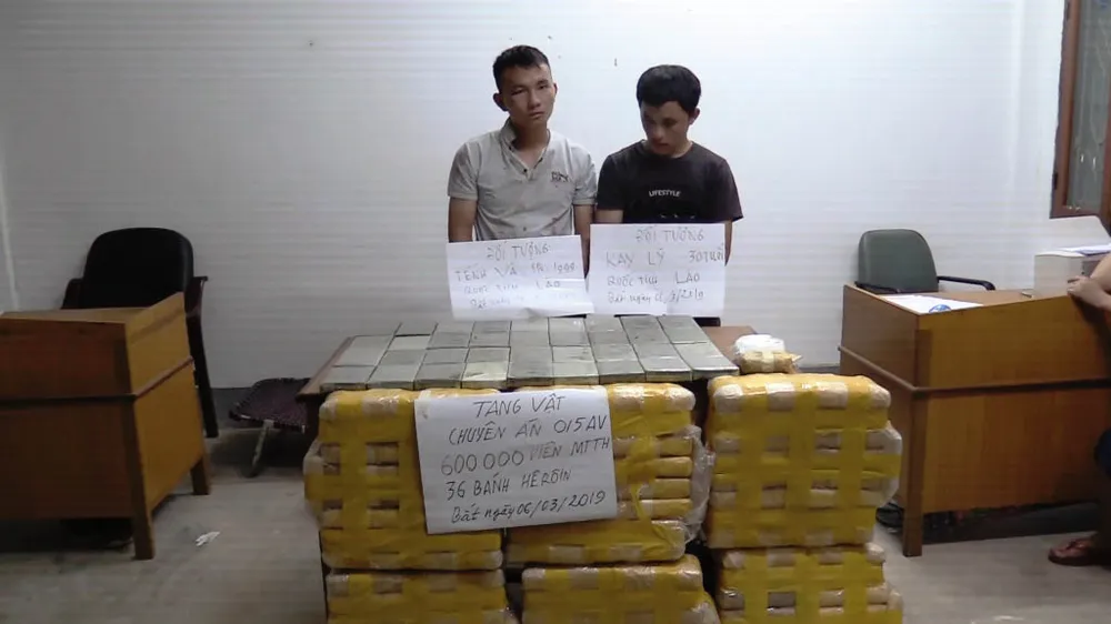 Hai đối tượng bị bắt cùng tang vật ma túy