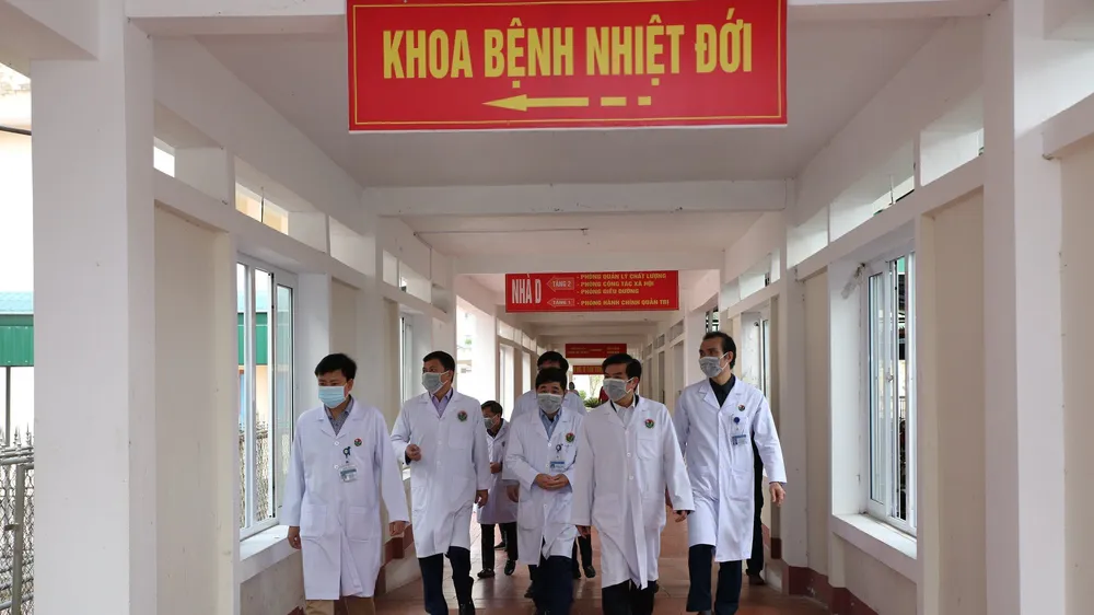 Lãnh đạo tỉnh Hà Tĩnh và ngành y tế đi kiểm tra công tác phòng, chống dịch bệnh tại bệnh viện