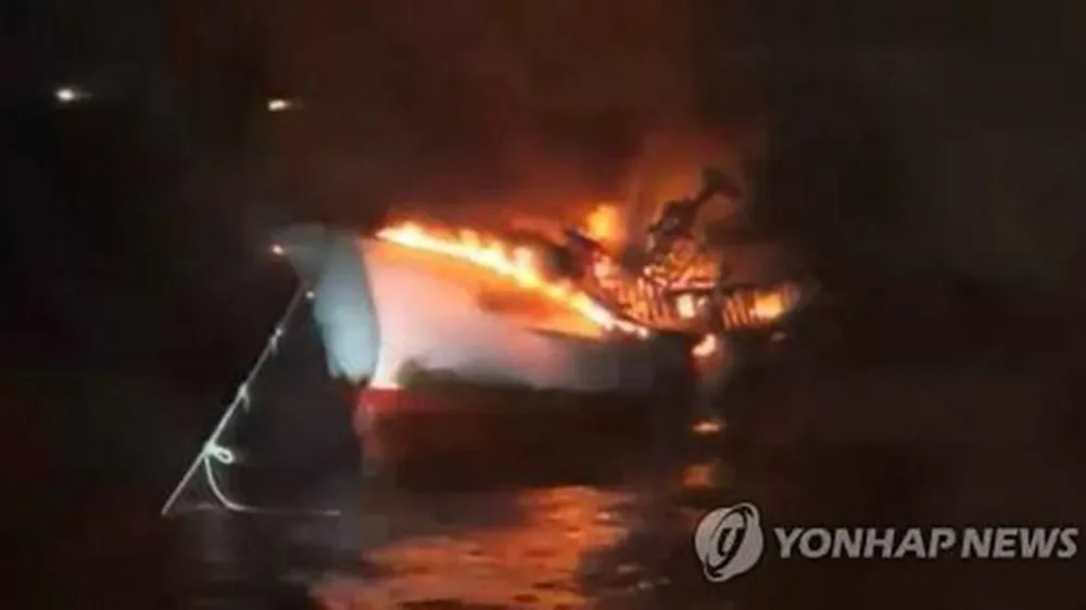 Hiện trường vụ chìm tàu. Ảnh: YONHAP
