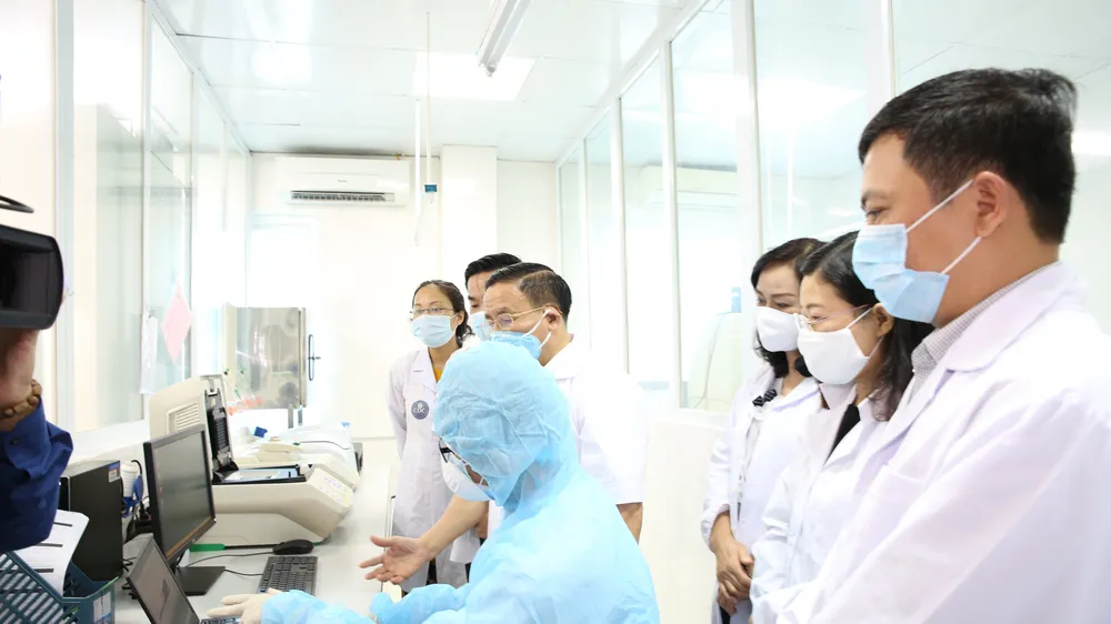 Hà Tĩnh ra mắt phòng xét nghiệm chẩn đoán Covid-19
