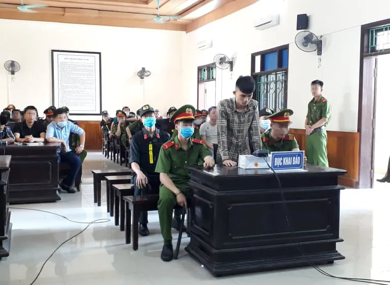 Bị cáo Phan Văn Dũng tại phiên tòa 