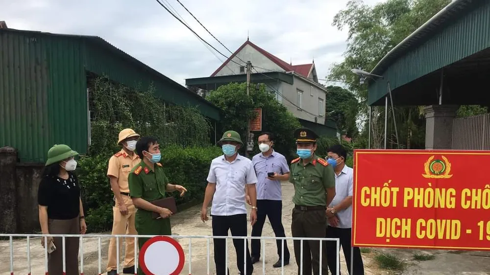 Lực lượng chức năng ở tỉnh Hà Tĩnh tiến hành phong tỏa khu vực liên quan