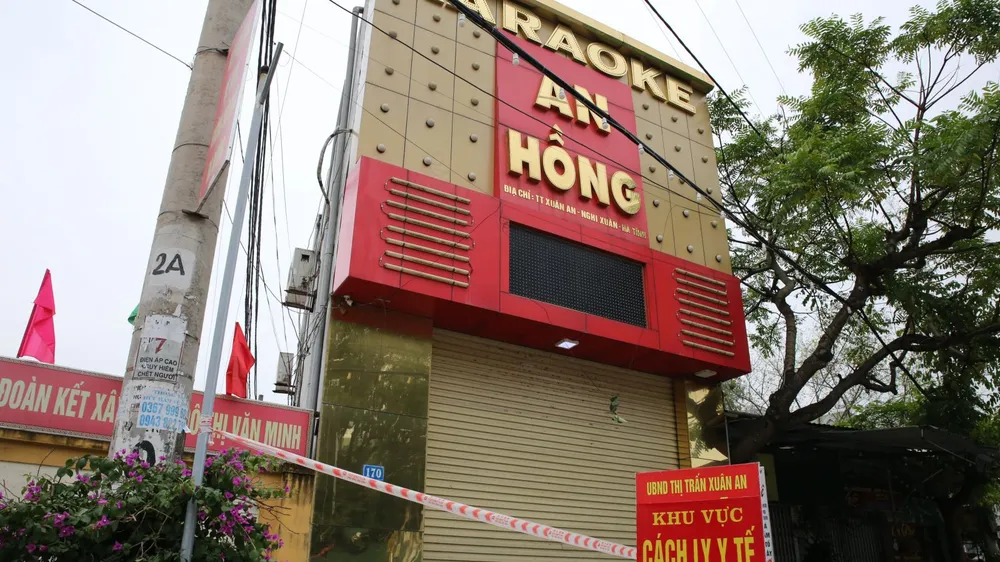 Lực lượng chức năng đã phong tỏa quán karaoke An Hồng, nơi phát hiện nhiều ca mắc Covid-19
