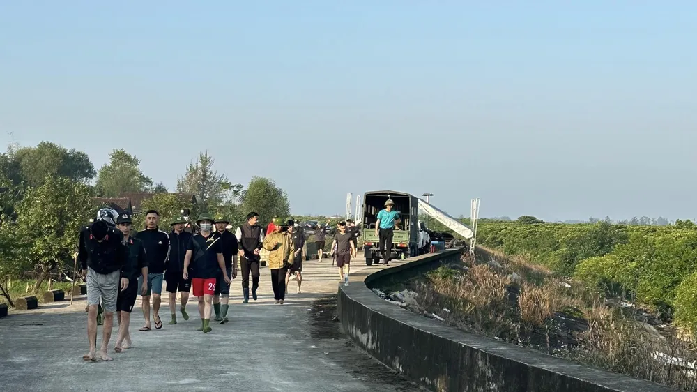 Truy tìm 2 phạm nhân trốn khỏi nơi giam giữ