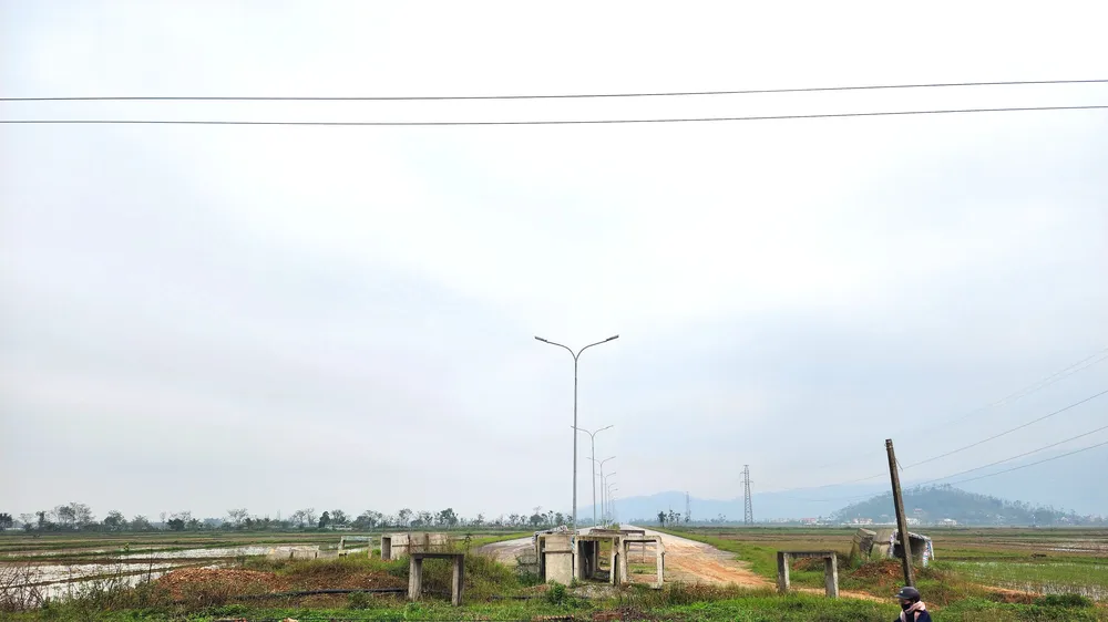 Dự án đường vành đai thị xã Hồng Lĩnh bị cụt, chưa đấu nối vào tuyến quốc lộ 8