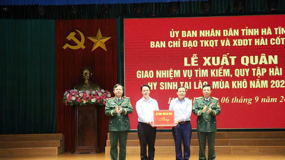 Xuất quân làm nhiệm vụ tìm kiếm, quy tập hài cốt liệt sĩ hy sinh tại Lào