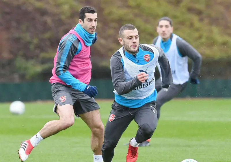 Henrikh Mkhitaryan (trái) có buổi tập đầu tiên cùng Arsenal. Ảnh: Getty Images 