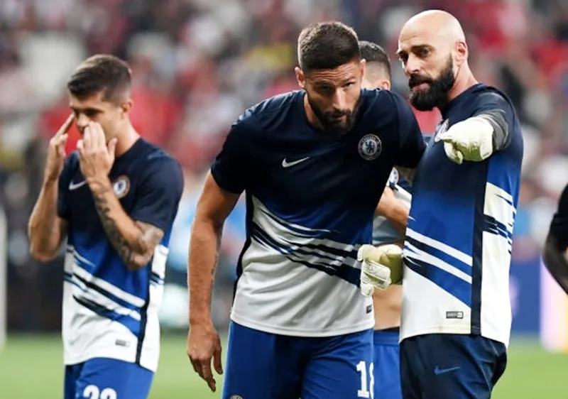 Olivier Giroud và thủ môn Willy Caballero (phải) là 2 cầu thủ lớn tuổi nhất của Chelsea. Ảnh: Getty Images