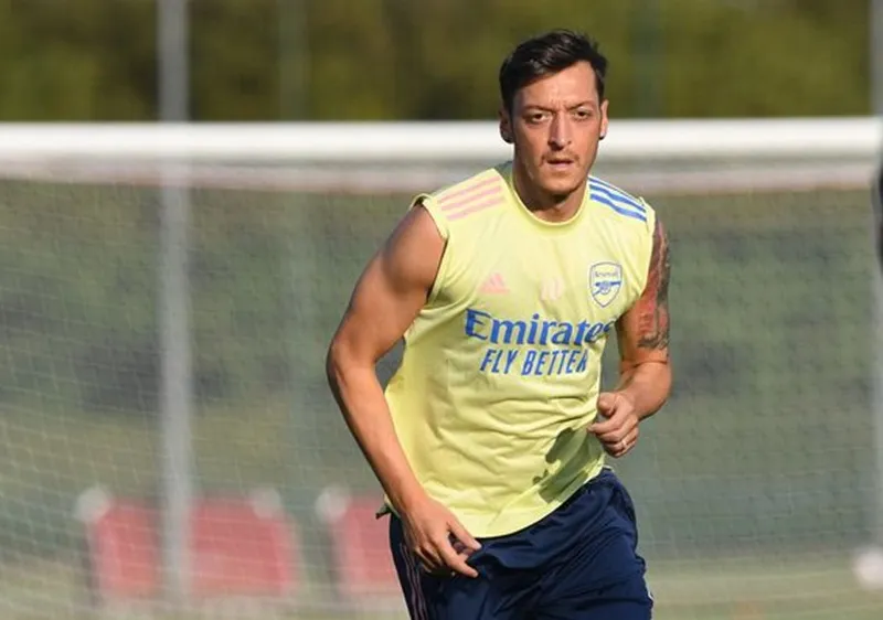 Arsenal rõ ràng muốn Mesut Oezil đi càng nhanh càng tốt. 