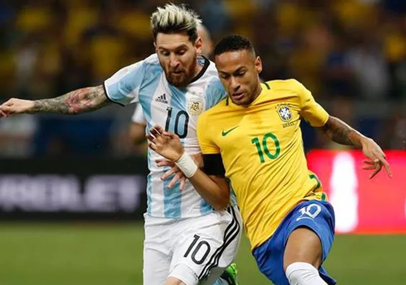Người hâm mộ chờ đợi bởi màn so tài giữa Neymar và Lionel Messi.