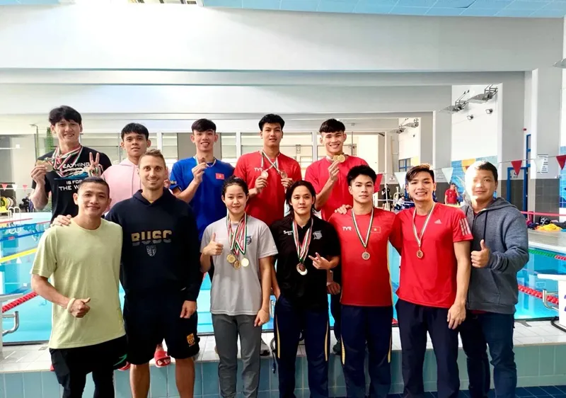 9 VĐV bơi quốc gia trở lại điểm tập quen thuộc là CLB BVSC. Ảnh: H.Q.P