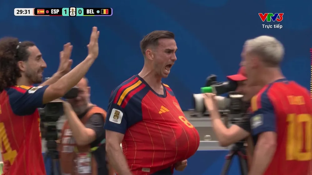 Ban Nha đánh bại Bỉ 2-1 giành quyền vào bán kết World Cup lần đầu tiên kể từ năm 2010.