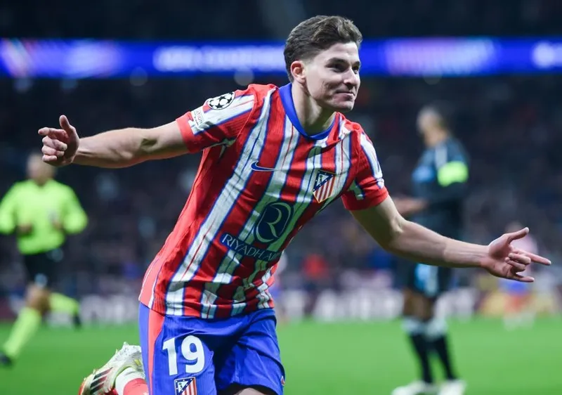 Julian Alvarez được cho vẫn muốn rời Atletico Madrid để đến Barcelona. Ảnh: THX