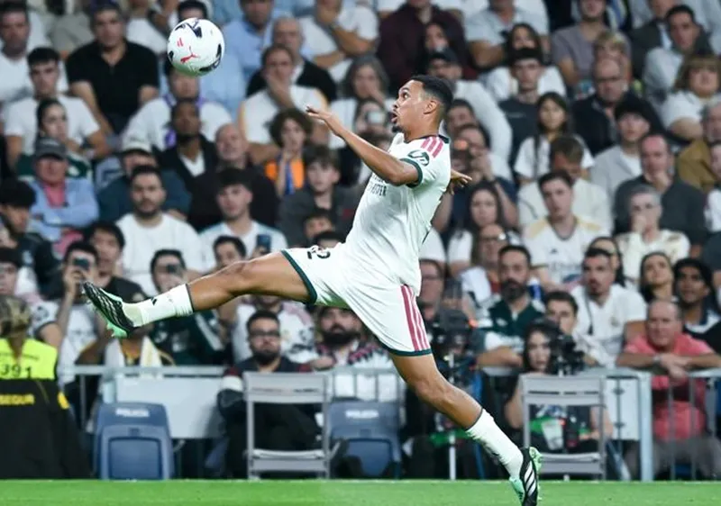 Trent Alexander-Arnold trong màu áo Real Madrid. Ảnh: THX