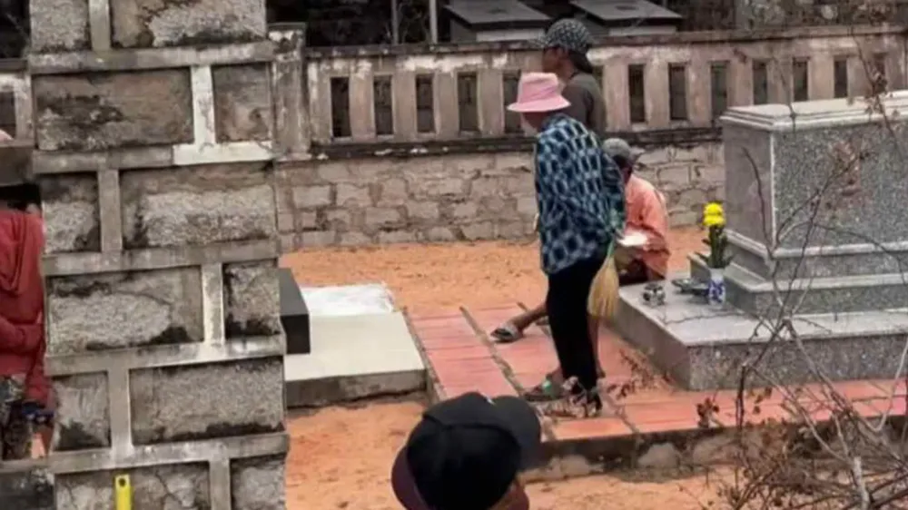 Podcast bản tin tối 11-3: Công an vào cuộc vụ "nhóm người "xin đểu" ở nghĩa trang TP Phan Thiết