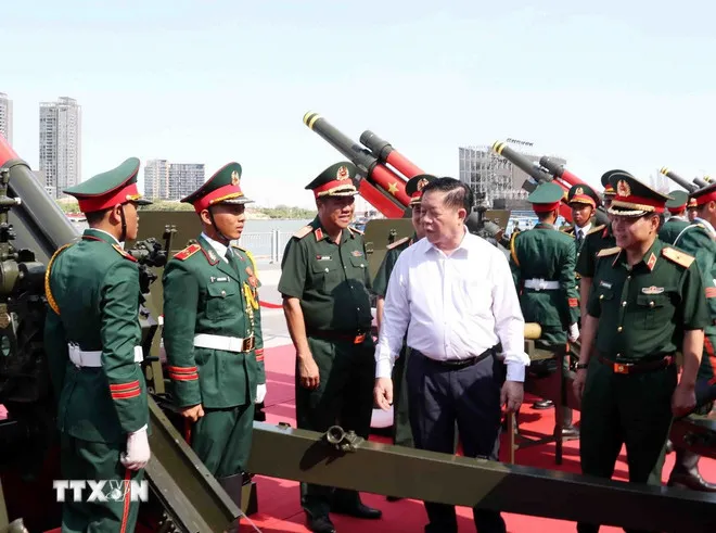 Podcast bản tin tối 20-4: Trưởng Ban Tuyên giáo và Dân vận Trung ương thăm lực lượng tham gia diễu binh, diễu hành